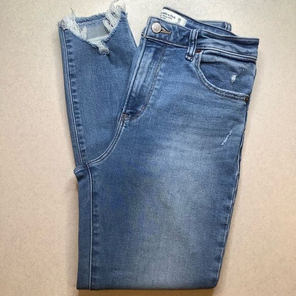 A&F Curve Love Super Skinny Ankle‎ High Rise 26 Distressed - Picture 1 of 8